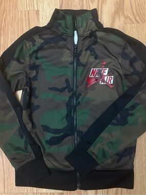 Nike Camo Zip Jacket with Red Logo - Green/Brown/Black